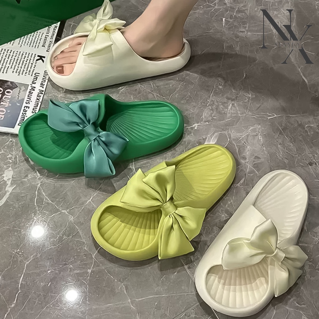 NEXXIO PROMO Sandal Wanita PVC Datar dengan Sepatu Anti-selip Simpul Pita Wanita Kasual Luar Ruangan Sandal Sandal Jepit Wanita