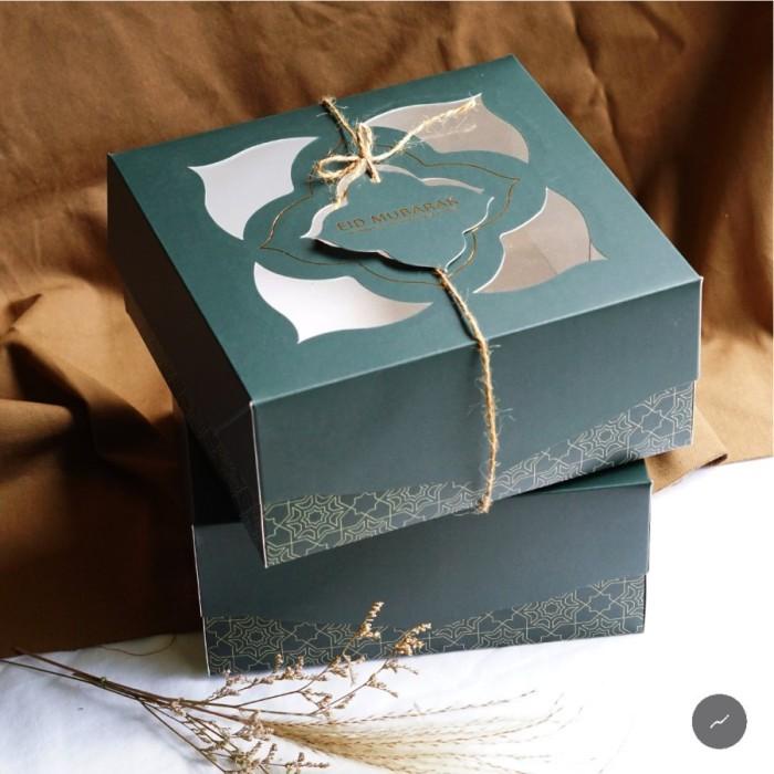 

Kardus Box Cake Dus Kue Bolu Hampers Lebaran Idul Fitri Size 22X22X10 092