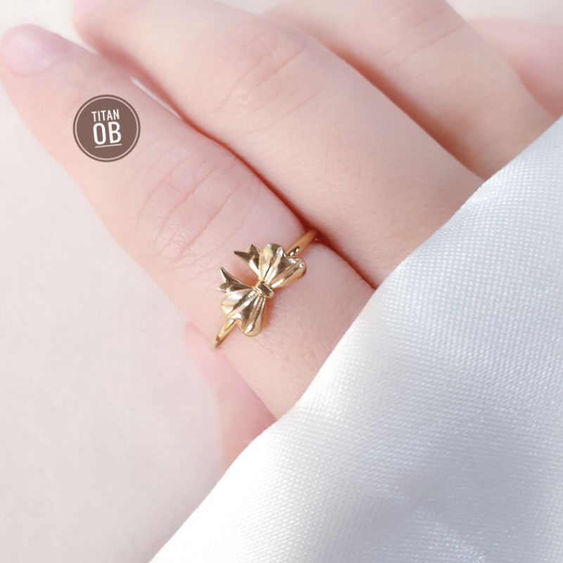 Cincin Wanita Titanium Pita Panjang Gold N03012306