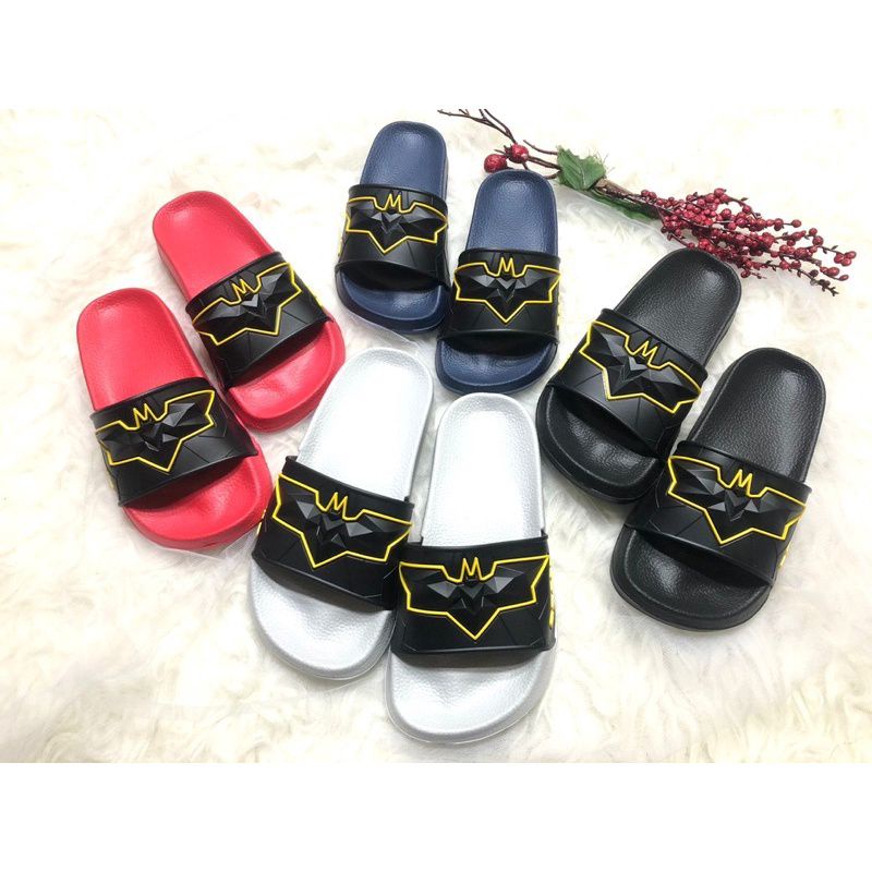 Sandal Slop Porto Anak Cowok Motif Batman Sandal Anak Cowok Lucu Sandal Slop Anak Cowok Santai Sandal Anak Cowok Nyaman Dipakai Sehari Hari Sandal Anak Cowok Batman Sandal Anak Cowok Nggak Licin Sendal Slop Anak Cowok Motif Batman