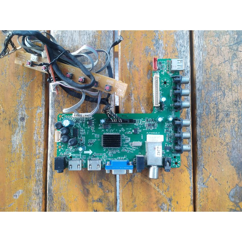 mesin tv LCD / LED Copotan Polytron 32 inch PLD32D710 normal