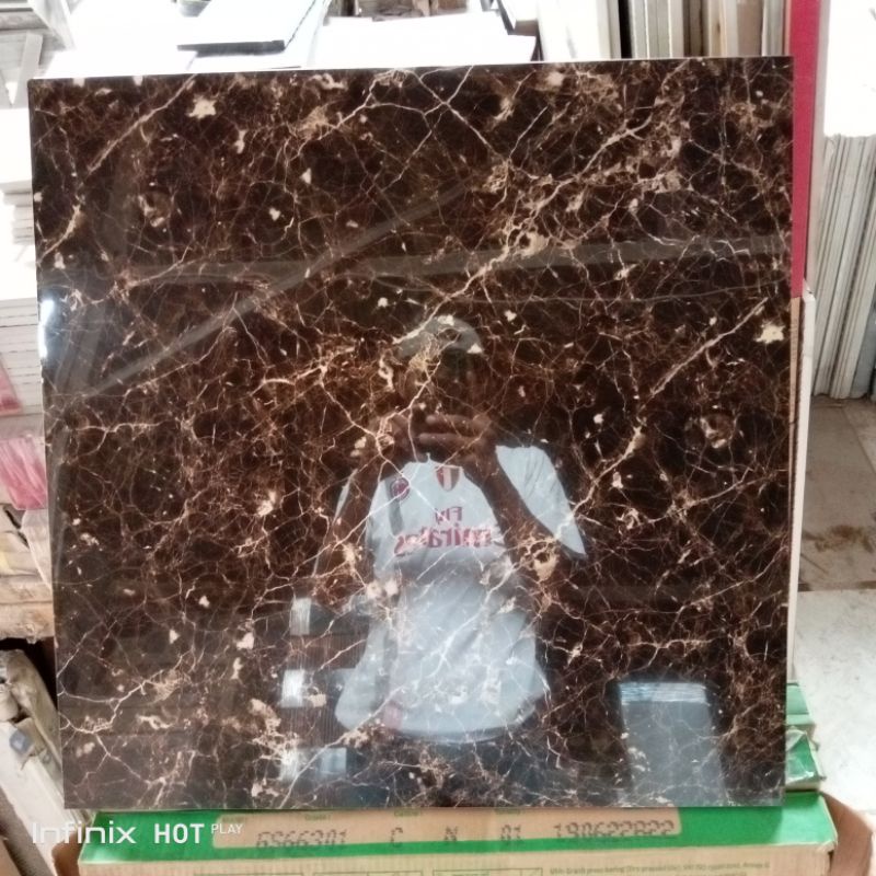 granit lantai 60x60 coklat motip abstrak SUN POWER glossy