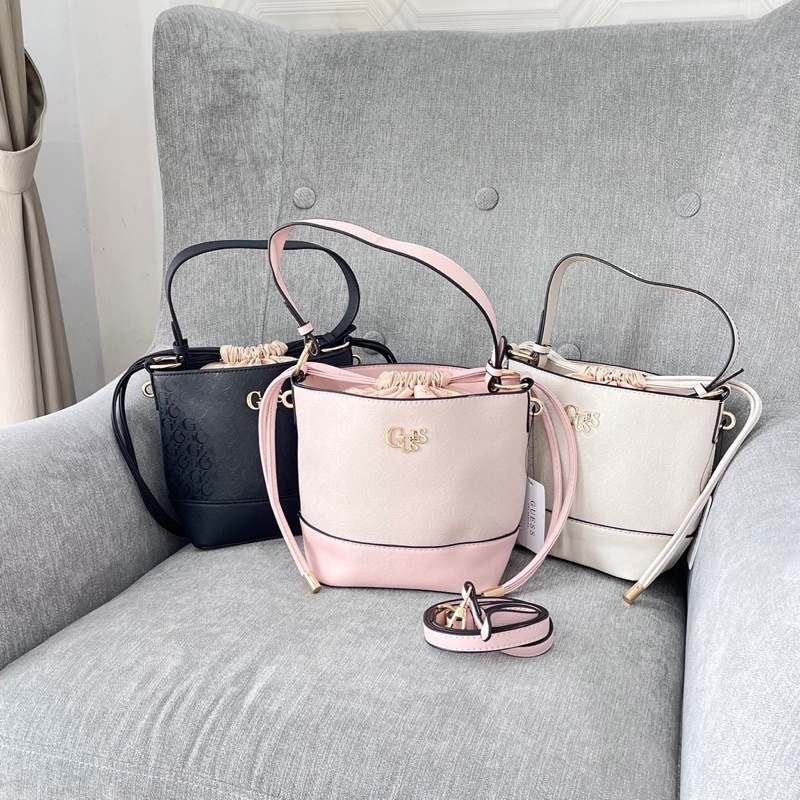 GUESS GB492 bucket bag