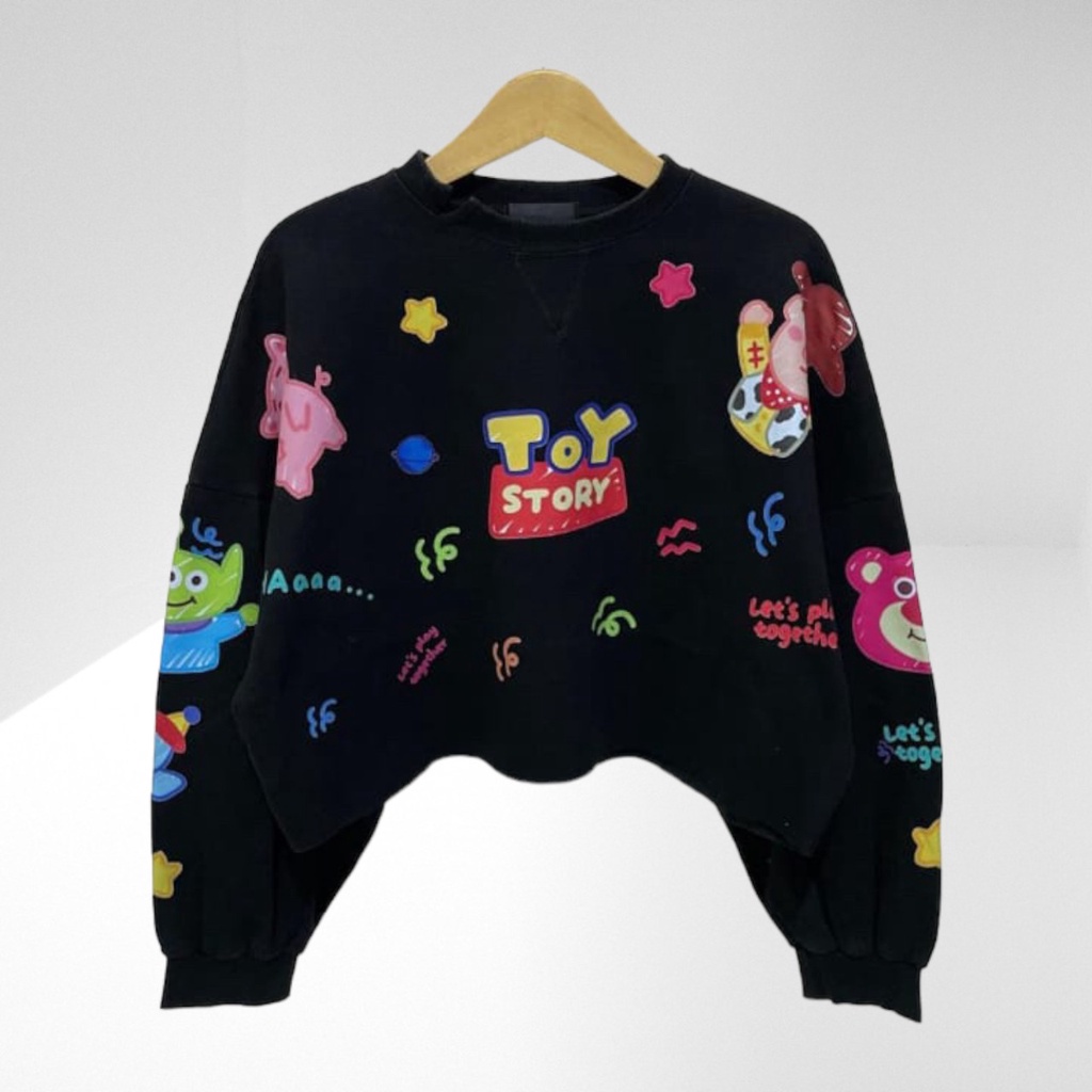 PIGGY FULL PRINT TOY STORY LOTSO ALLIEN CROP SWEATER (V1)