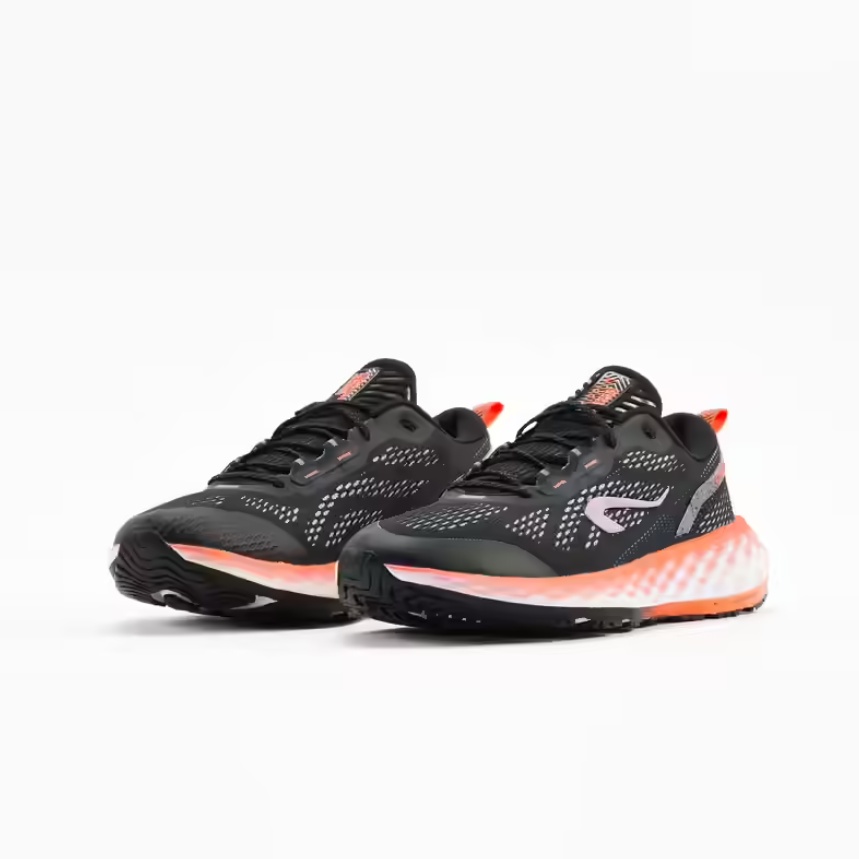 KIPRUN KS 900 Sepatu Olahraga Lari Pria Nyaman Dengan Bantalan Yang Empuk