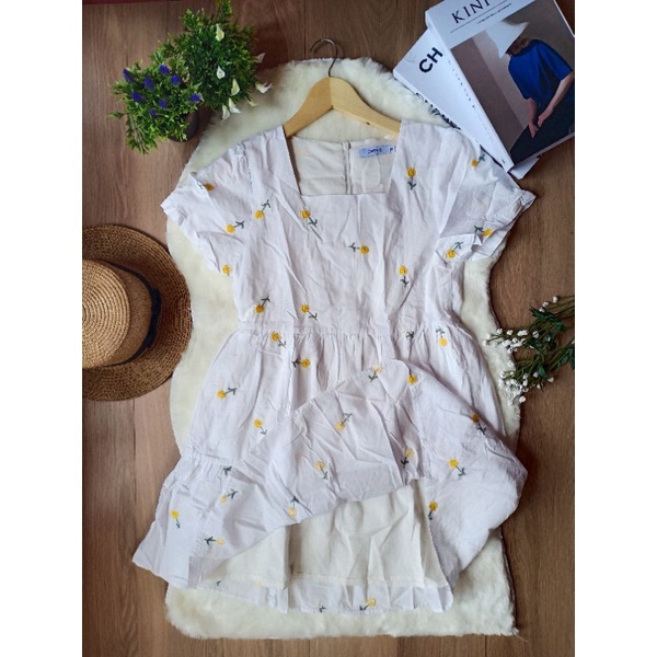 preloved midi dress putih katun bordir bunga kuning