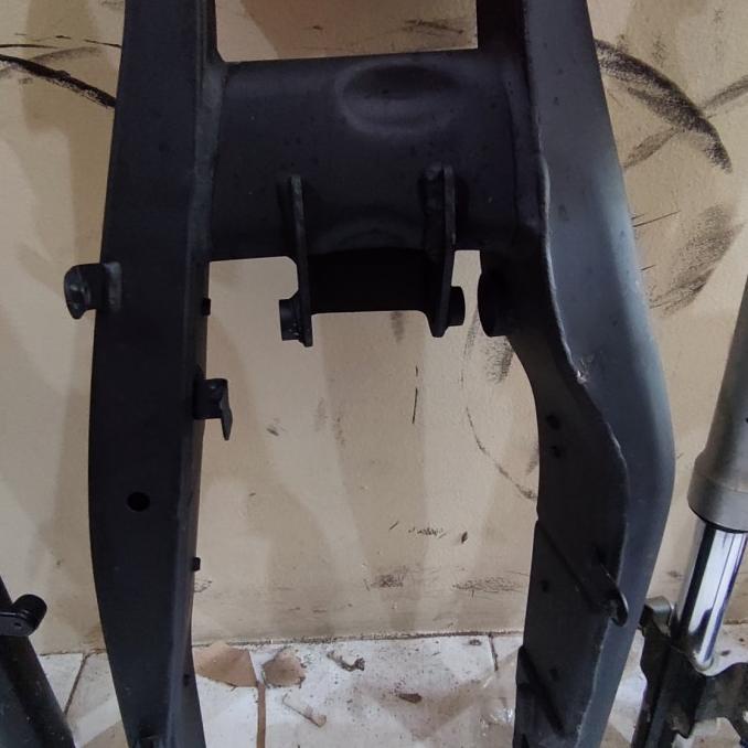 SWING ARM R25/MT25 ORI BARU