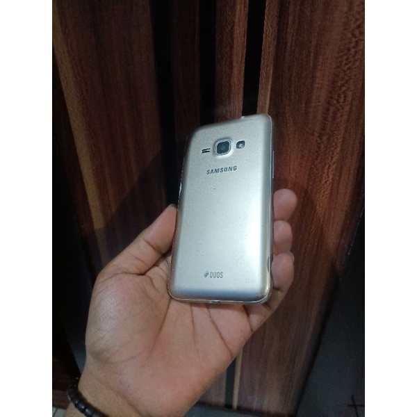 SAMSUNG J1 2016