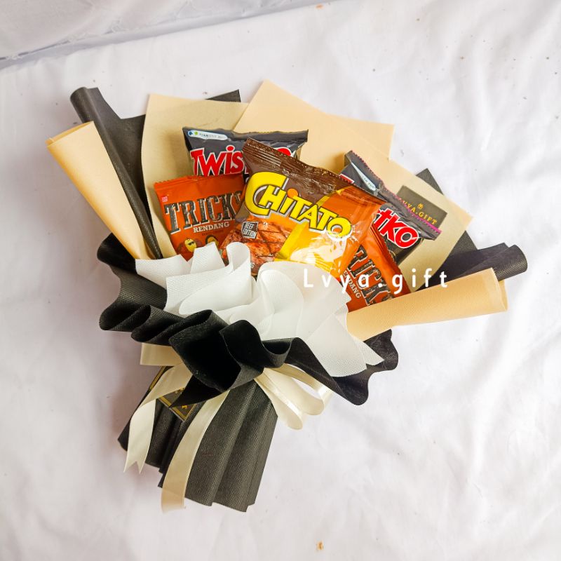 (SNACK 0022) Lvya.gift Buket snack random cowo | Buket snack wisuda | Buket snack ulang tahun | Buket anniversary | Buket hari guru | Buket hari ibu | hadiah wisuda | kado ulang tahun