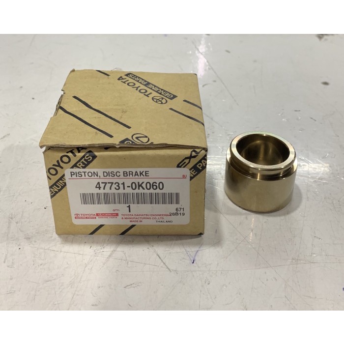 Piston kaliper fortuner hilux original toyota