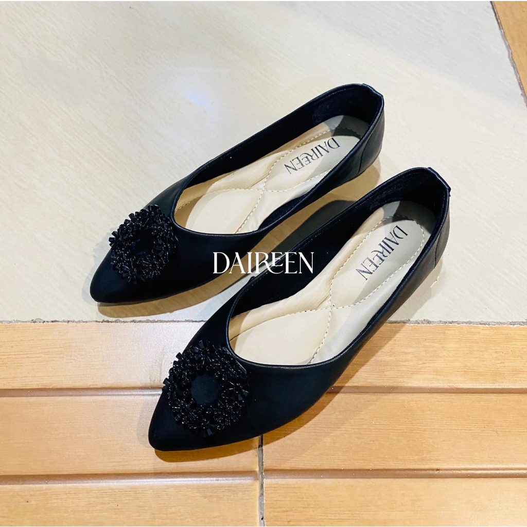 Ukataka sepatu wanita slip on flatshoes ukuran 37-42