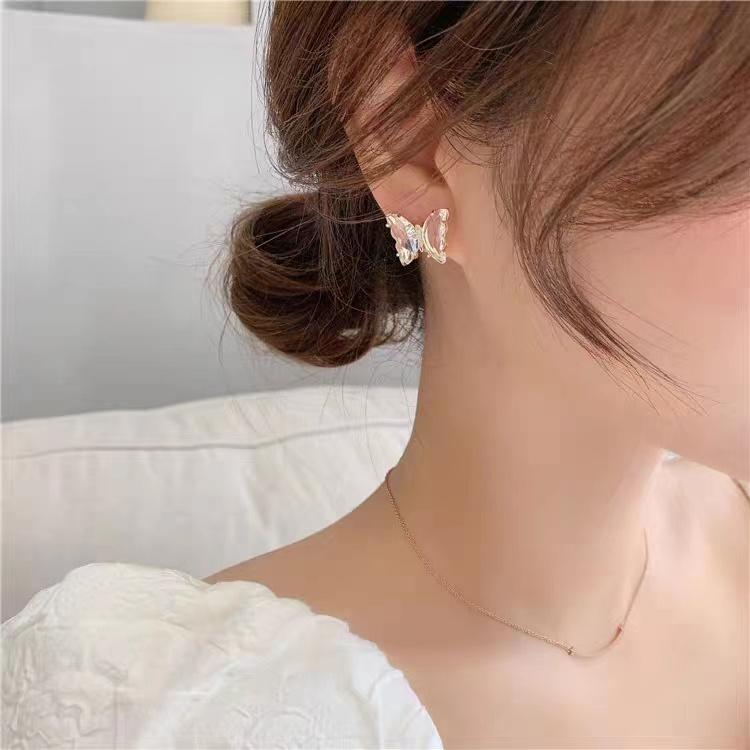 Anting Kristal Korea Lucu Transparan Berwarna Kupu-Kupu / Aksesoris Fashion Anting Kupu-Kupu Import