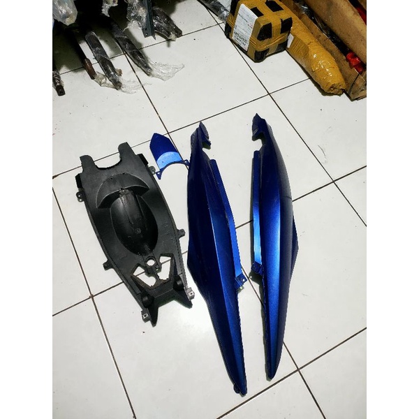 body belakang mx king kiri kanan bonus spakbor bawah dan sambungan body bekas