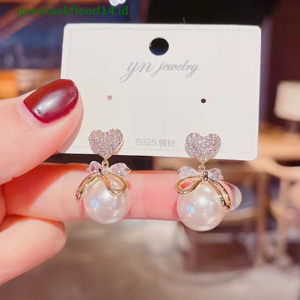 [GOOGFOUR] 1pasang Wanita Stainless Steel Mutiara Imitasi All-Match Sederhana Stud Earrings Pendant [TOP]