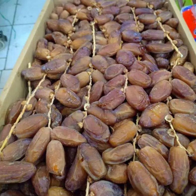 

PRODUK- KURMA PALM FRUIT TUNISIA TANGKAI 500GR .