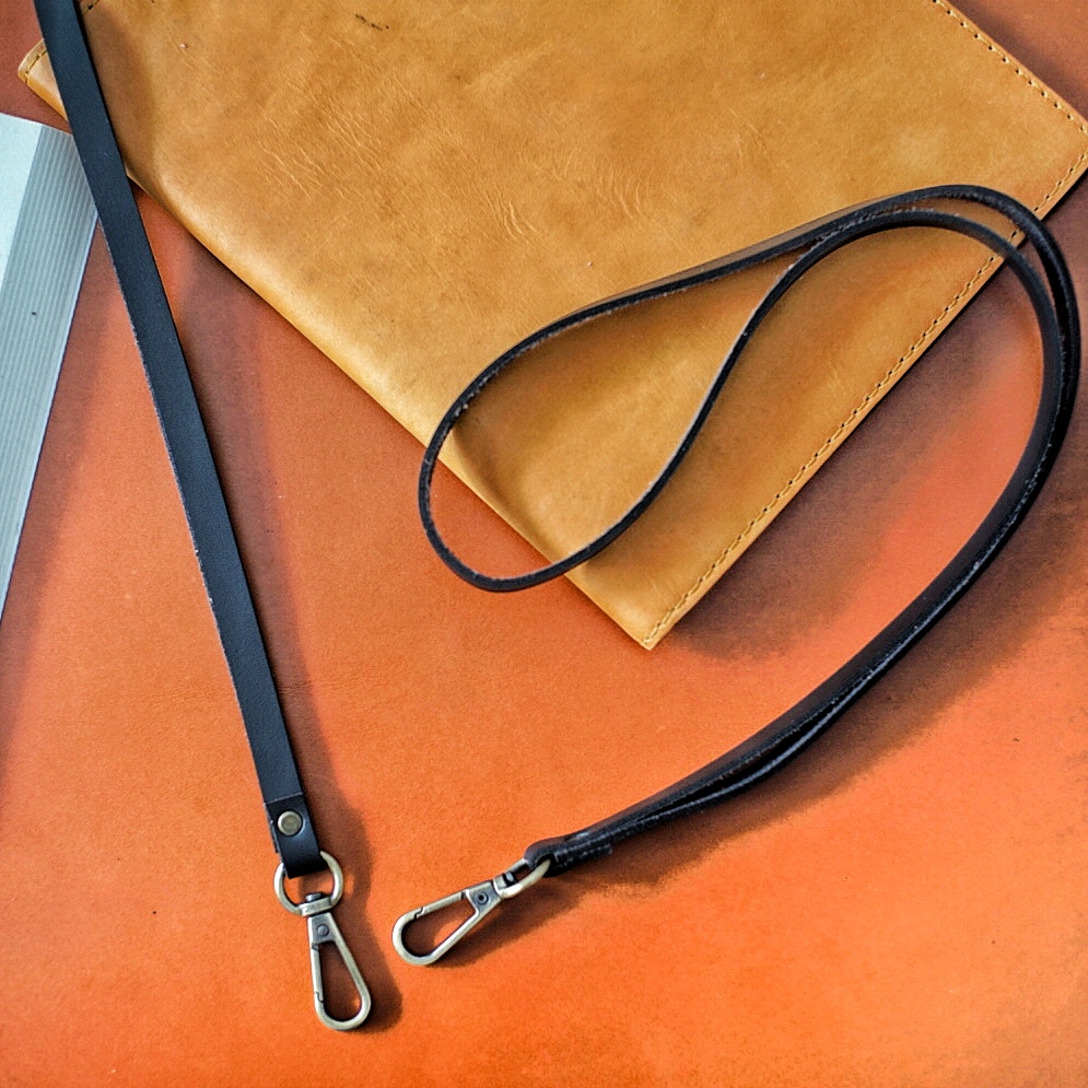 

Tali Id Card Holder Lanyard Hitam