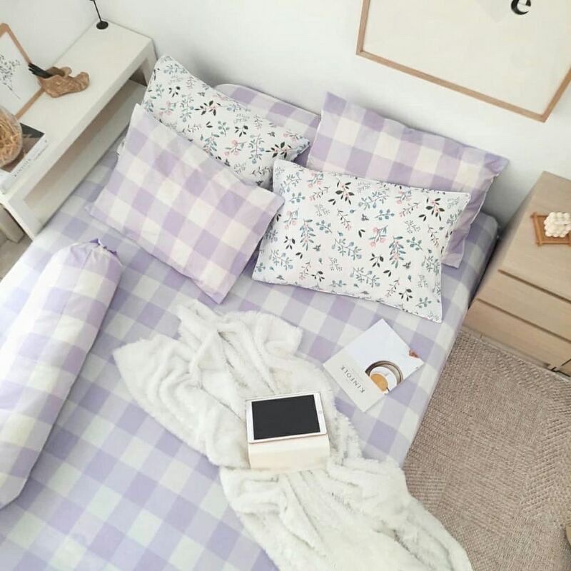 Sprei Aesthetic Korean Style Sprei Emily Motif Kotak Warna Ungu, Sprei Emily Purple