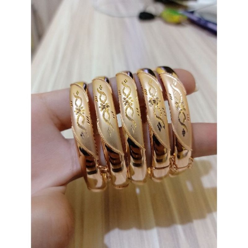 Gelang bangkok ukir emas muda kadar 25% (1 BIJI BERAT 3,7 gram) HARGA PERBIJI