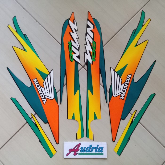 

TERLARIS | Sticker Striping Motor Honda Win 100 2001 Hijau-Orange