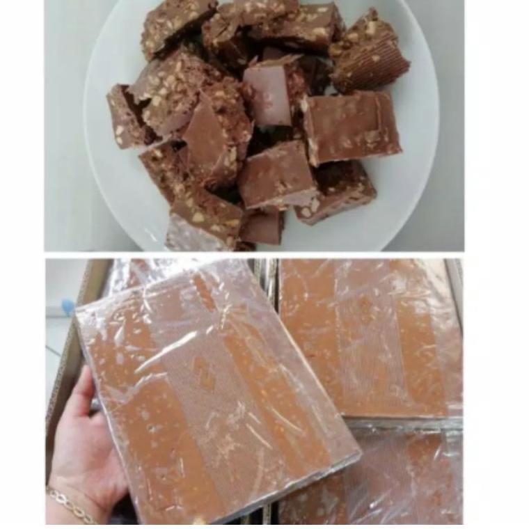 

Koleksi Terbaru.. Coklat blok chocbar silverqueen 1kg MJ9