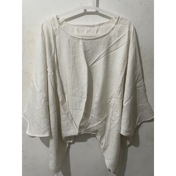 Preloved Blouse Indah Bordir Batwing