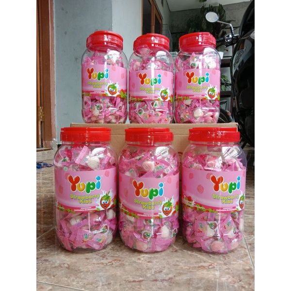 

PERMEN YUPI, YUPI MIX BOLICIOUS, DILAN MINI