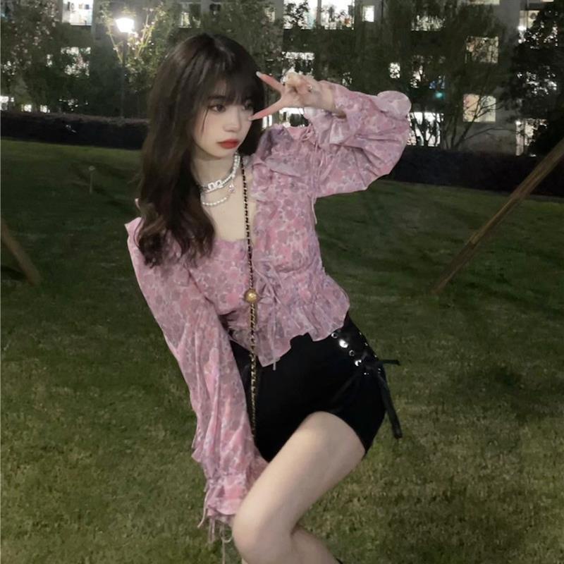 Red 2022 Summer Ruffle Slim V-neck Floral Top + Heavy Industry Drawstring Casual Slim High Waist Shorts