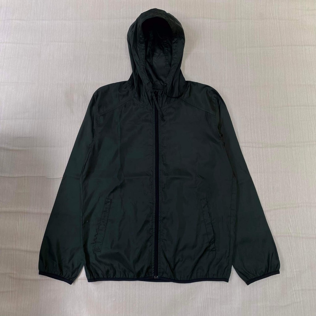 Jaket Running Uniqlo Army