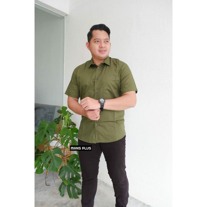 Kemeja Pria Hijau Army Polos Lengan Pendek Casual Formal Ukuran M L XL XXL XXXL