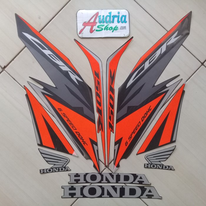 

TERLARIS | Sticker Striping Motor Honda CBR 150R 2019 Hitam-Orange