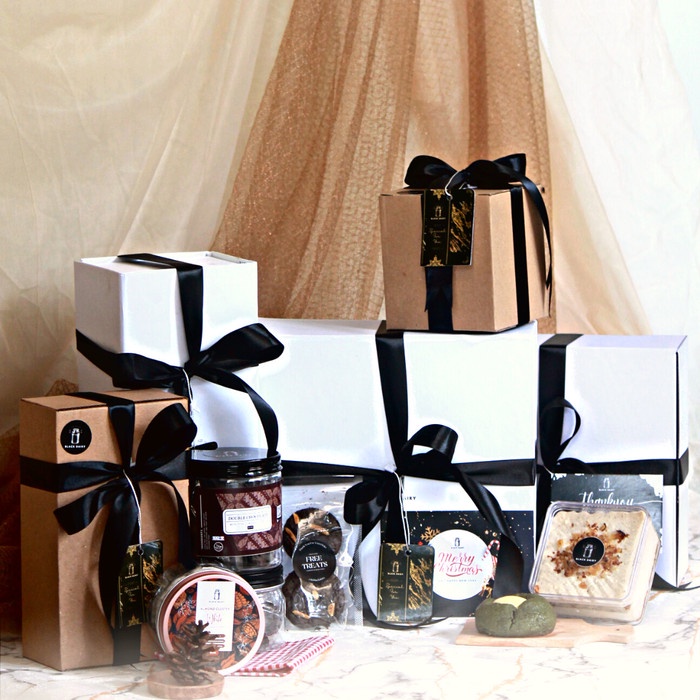 

Terlaris ✨ - SEASONAL HAMPERS SOFT COOKIES, COOKIE JARS, DESSERT BOX (SMALL) - 1almondcluster 2.1.23