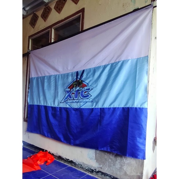 BENDERA XTC PLUS LOGO 2 METER X 1,4 METER