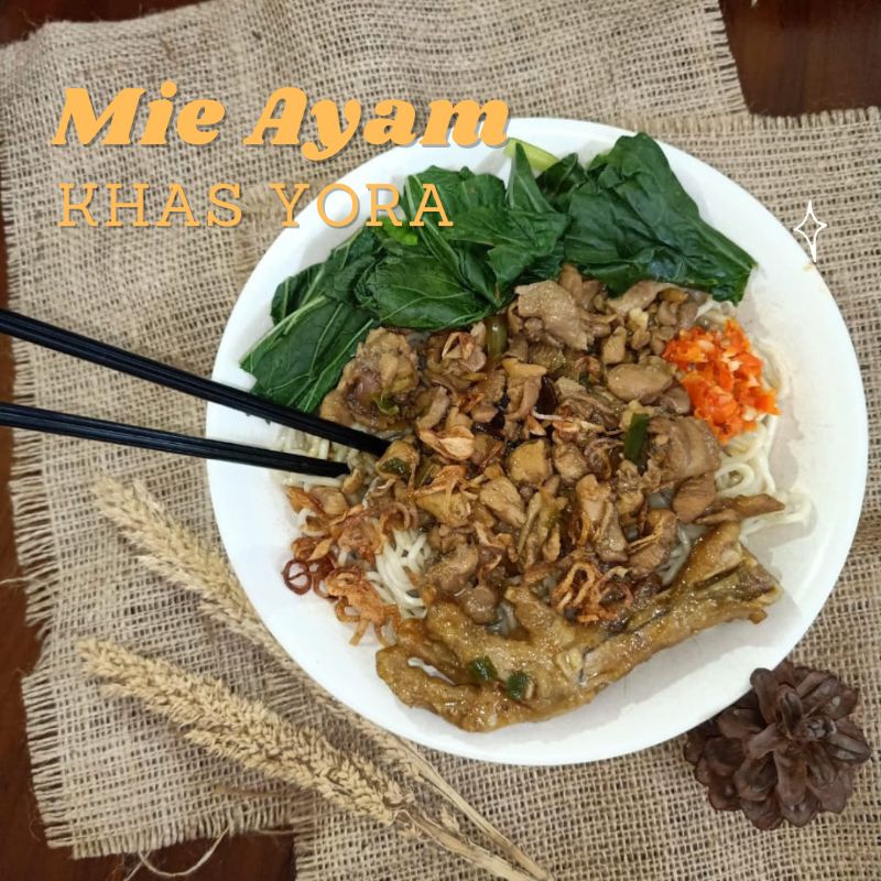 MIE AYAM DENGAN TOPING AYAM , CEKER DAN BUMBU RACIK REMPAH NON MSG DAN TANPA PENGAWET