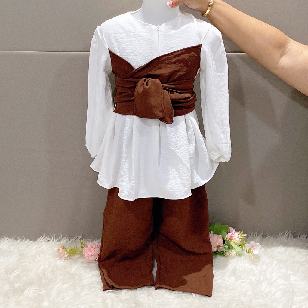 Baju Setelan Anak Model Lesti Set Terbaru Baju Setelan Anak Kekinian Model Crincle Putih Kombinasi