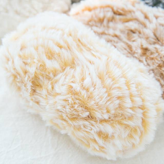 Benang Rajut Bulu Fur Yarn / Soft Fluffy Fur Faux 32 meter