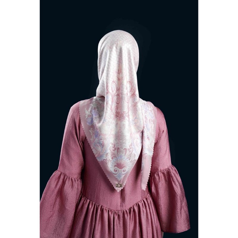 Royal Scarf by Wearing Klamby | Wearing Klamby Scarf | Klamby Scarves