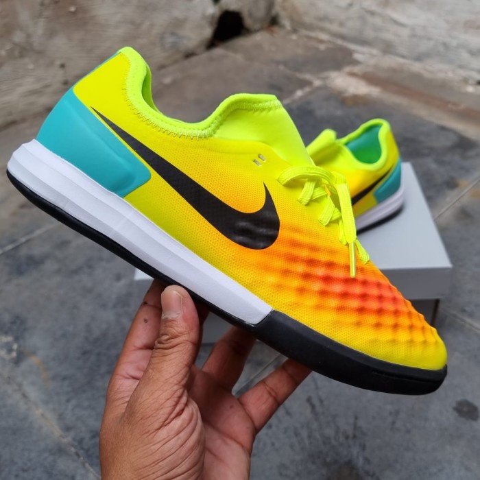 SEPATU FUTSAL NIKE MAGISTA X FINALE VOLT YELLOW IC