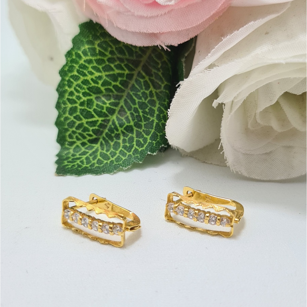 Anting Jepit Emas Muda Sebaris Gerigi
