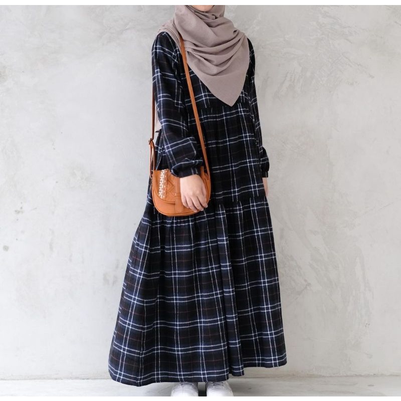 ( PRELOVED ) YUKI DRESS ORIGINAL BY OUTFIT_O SIZE M/ DRESS FLANEL PRELOVED LIKE NEW NO DEFECT