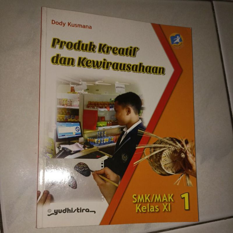 Buku produk kreatif dan kewirausahaan PKK kelas XI 11 SMK