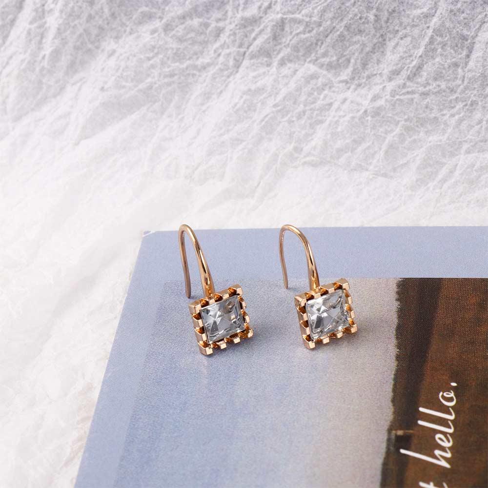 Mxbeauty Anting Wanita Trendy Geometris Lucu Kecil Elegan Hitam Putih Anting Gaya Korea