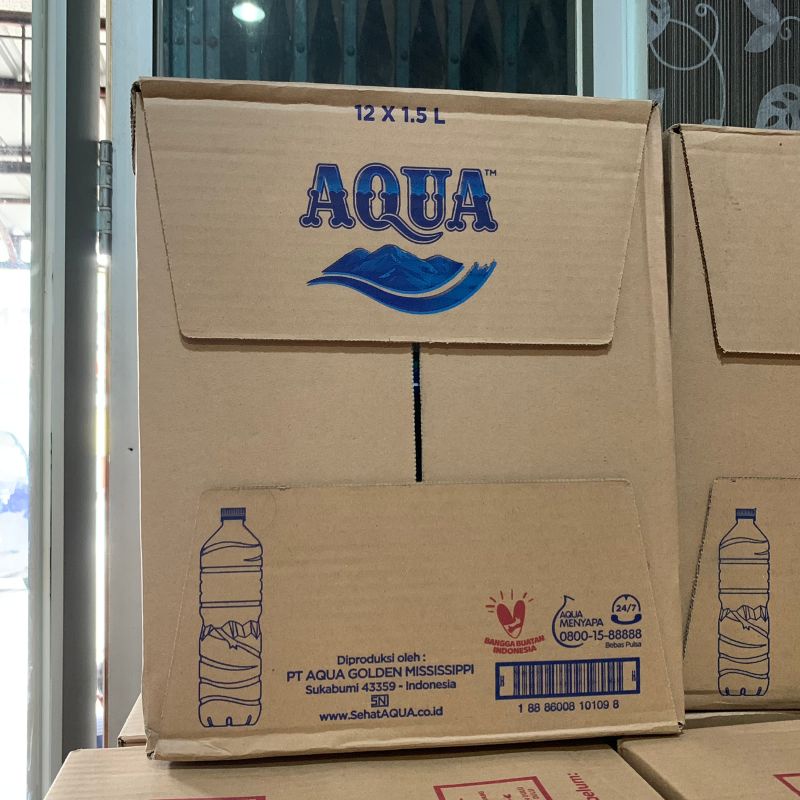 

Aqua botol 1,5L isi 12 botol / air mineral /air minum /air putih