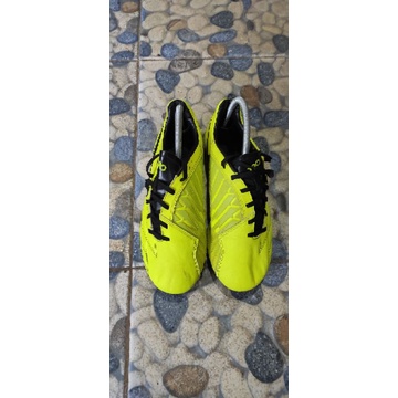 Sepatu bola Nike T90 size 40,5