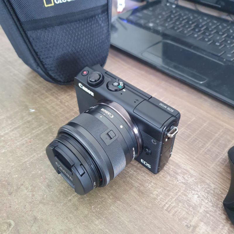 Kamera Mirrorless Canon M100 Hitam