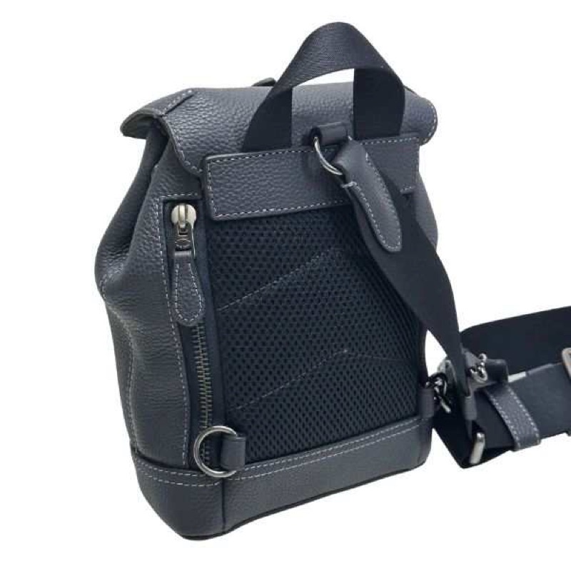 Coach Hudson Small Pack In Signature Canvas (CB928)