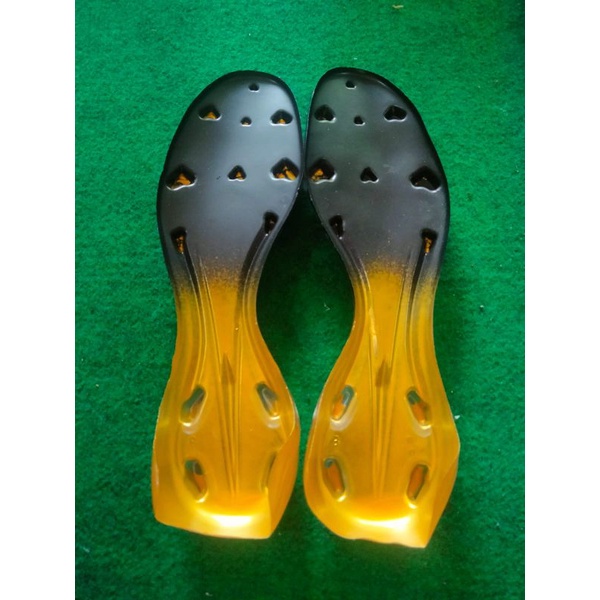 SOL SEPATU BOLA PUL 11 2 WARNA  W-02