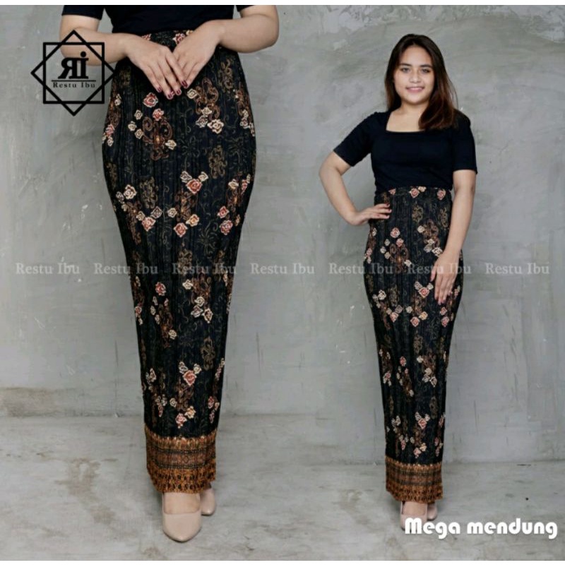 Rok Plisket MEGA MENDUNG AYUNDA RAMBAT Jumbo / Rok Kebaya / Setelan Kebaya / Kebaya Modern / Kebaya bredisment / Kebaya Wisuda / Kebaya Kondangan / Kebaya Jumbo / Kebaya Kutubaru / Kebaya Jadi / Rok Batik / Rok Rempel / Kebaya Warna Hitam Milo Coksu Marun