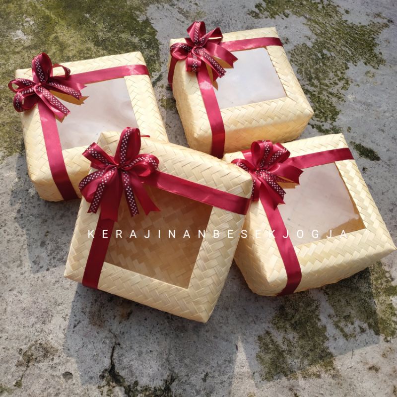 

SEPASANG BESEK MPS BLICING | besek hias besek murah besek Jogja besek anyaman