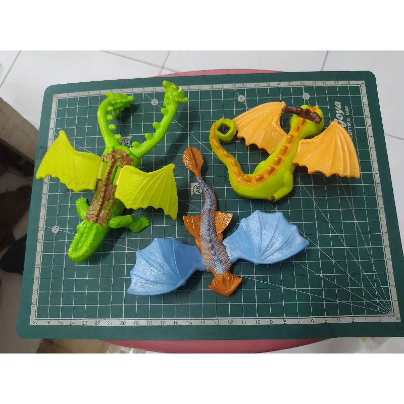 Figure How to Train Your Dragon Mainan Happy Meal McD