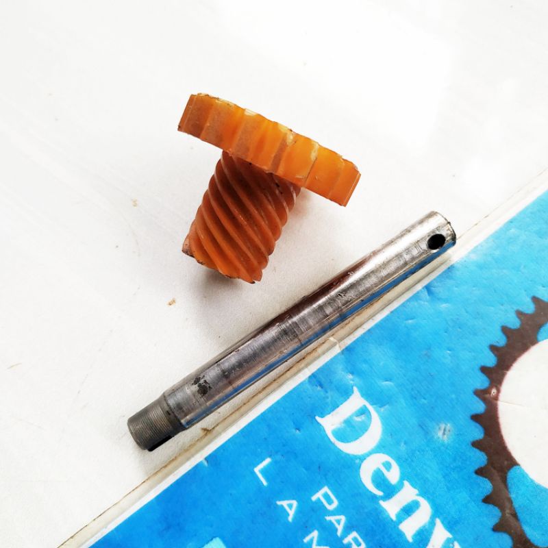 as gear gir pompa oli suzuki GP100 GP125 trs original second